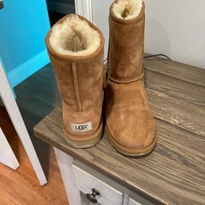 Ugg boots -Kids size 6 - fits women 7.5 shoe size